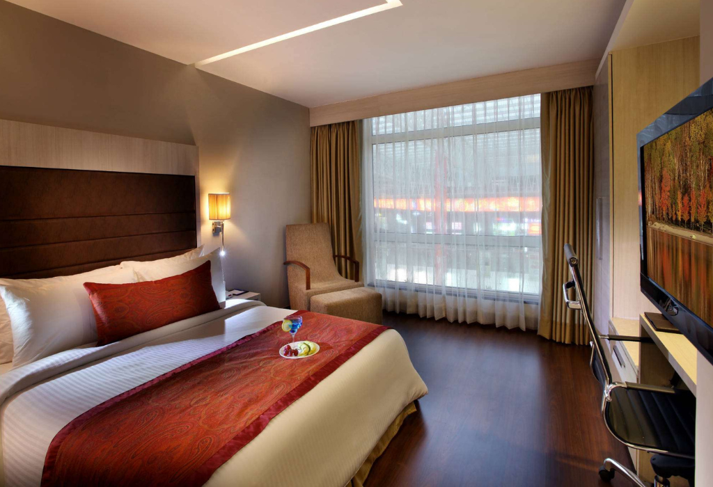 Hotel Mahagun Sarovar Portico Suites Ghaziabad