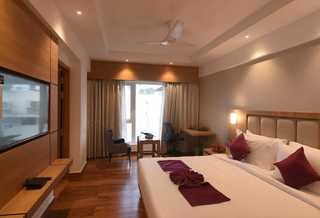 Hotel Emerald Clarks Inn Suites Mysore